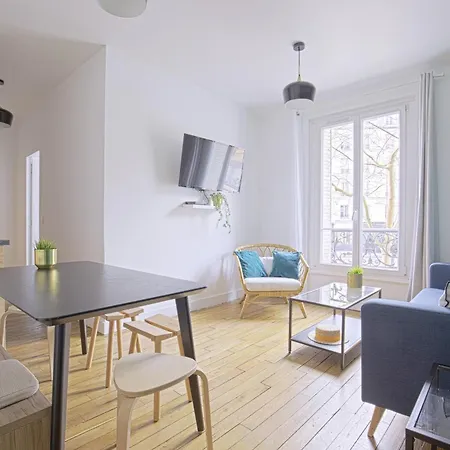 Luxury In The So Chic 16th District *