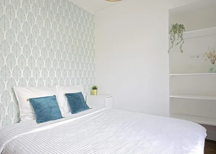 Luxury In The So Chic 16th District Parigi