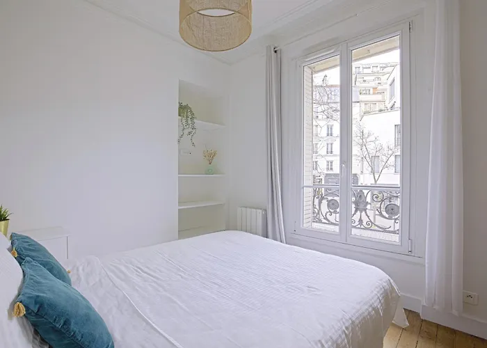 Luxury In The So Chic 16th District * Paris