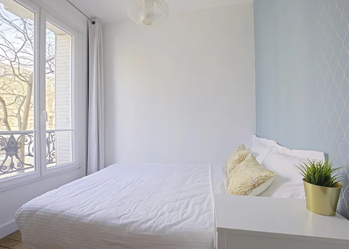 Luxury In The So Chic 16th District *