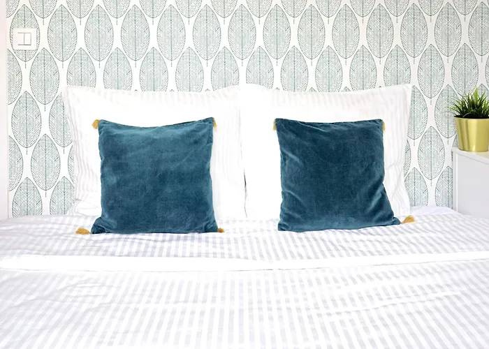 Luxury In The So Chic 16th District